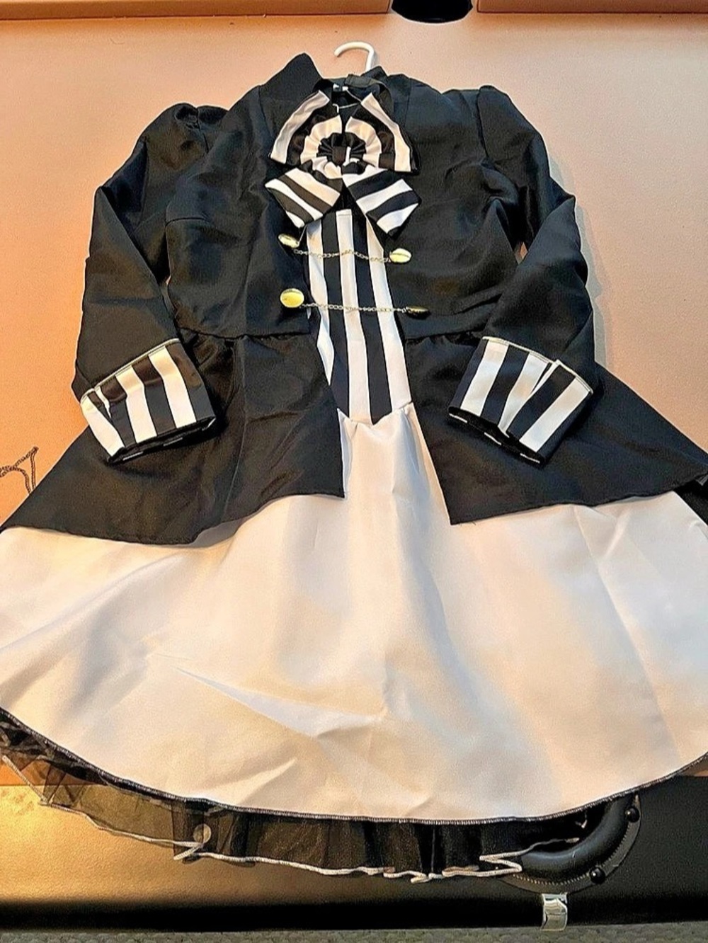 MorphCostumes Wonderland Rabbit Black & White NWT Rabbit Costume - Picture 4 of 7